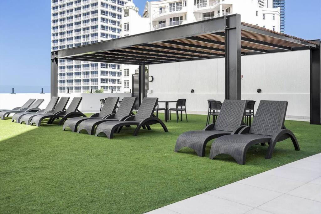 Close To Everything! Beautiful Hotel Studio'S, Sleeps 4 Gold Coast Buitenkant foto