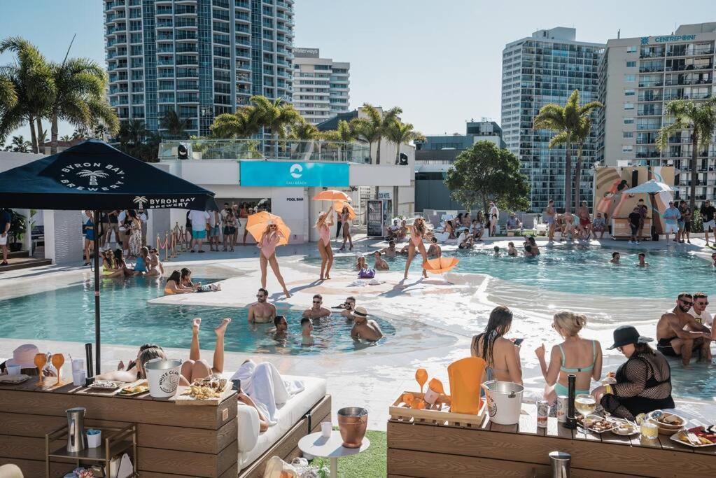 Close To Everything! Beautiful Hotel Studio'S, Sleeps 4 Gold Coast Buitenkant foto