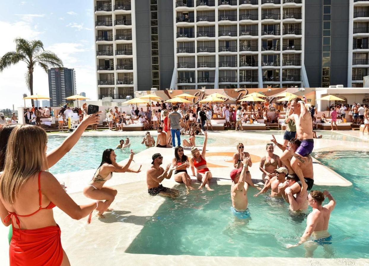 Close To Everything! Beautiful Hotel Studio'S, Sleeps 4 Gold Coast Buitenkant foto