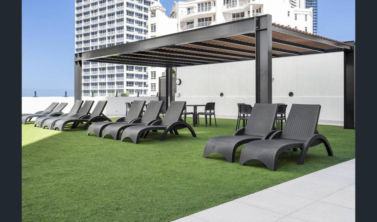 Close To Everything! Beautiful Hotel Studio'S, Sleeps 4 Gold Coast Buitenkant foto